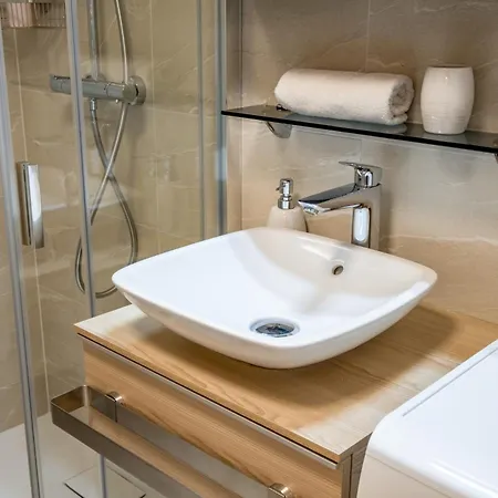 Myflat Coral 10 Premium شيوفوك